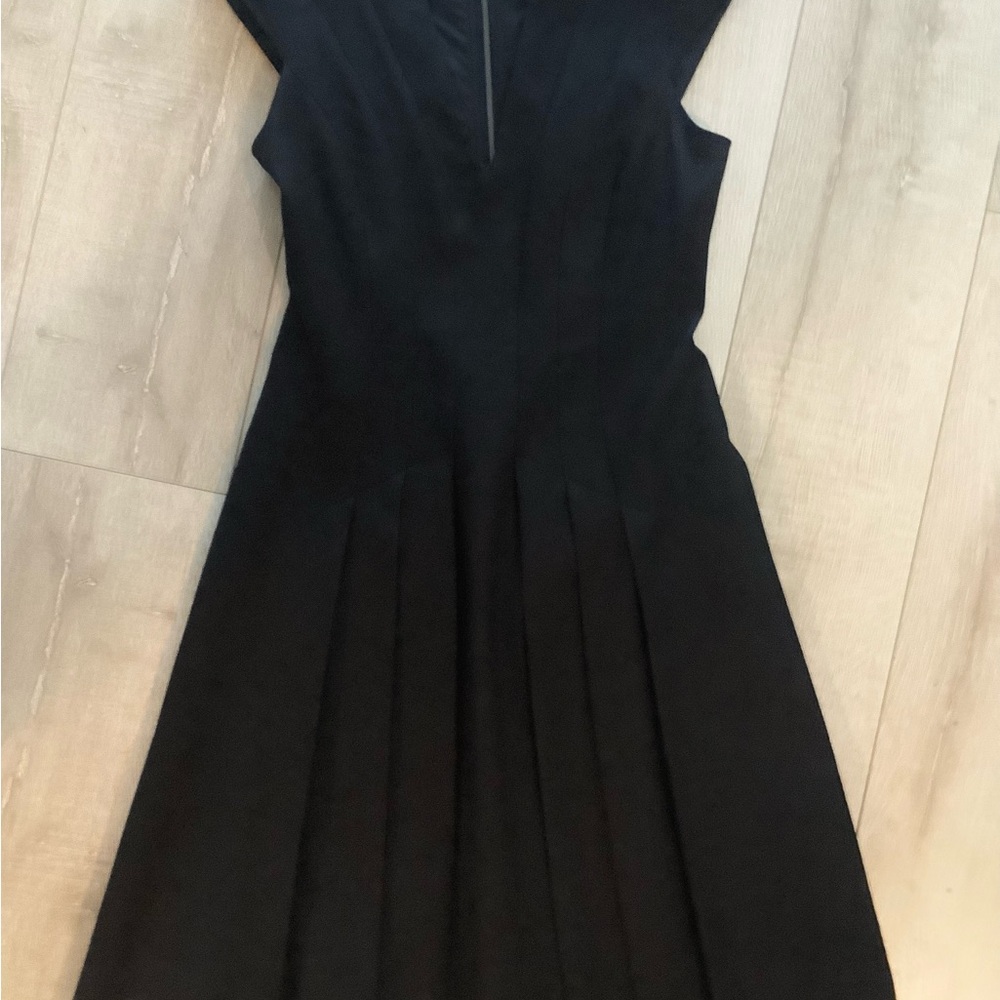 SPORTMAX Black sleeveless V-neck ,pleated one-piece wool dres